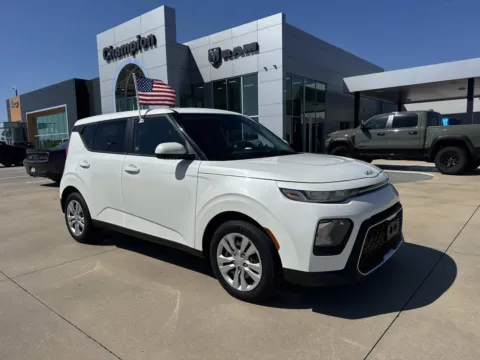 White 2022 Kia Soul LX for sale in Gulfport, MS