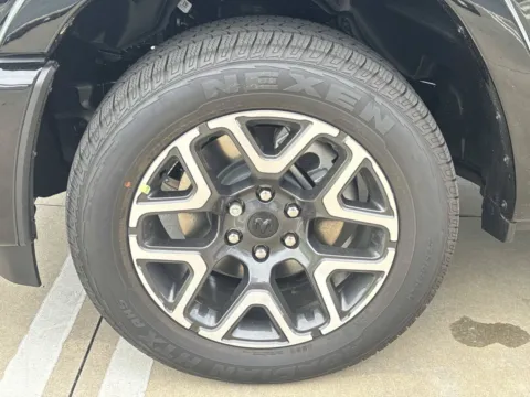 More photos of 2027 Ram 1500 Laramie at Champion Chrysler Dodge Jeep Ram, MS