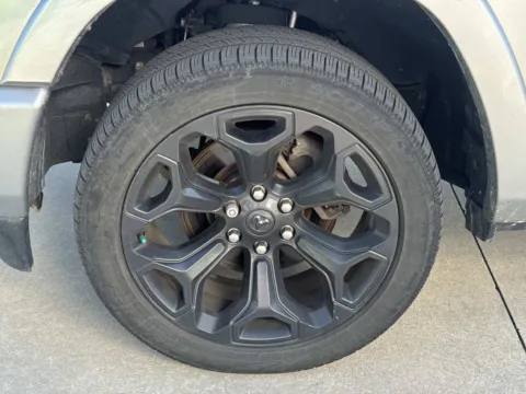 More photos of 2022 Ram 1500 Limited at Champion Chrysler Dodge Jeep Ram, MS