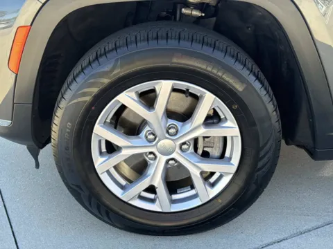 More photos of 2022 Jeep Grand Cherokee L Limited at Champion Chrysler Dodge Jeep Ram, MS
