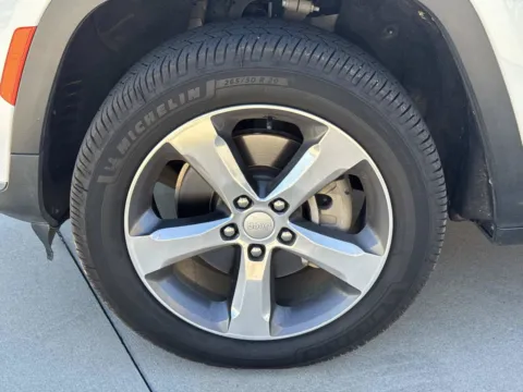 More photos of 2021 Jeep Grand Cherokee L Limited at Champion Chrysler Dodge Jeep Ram, MS