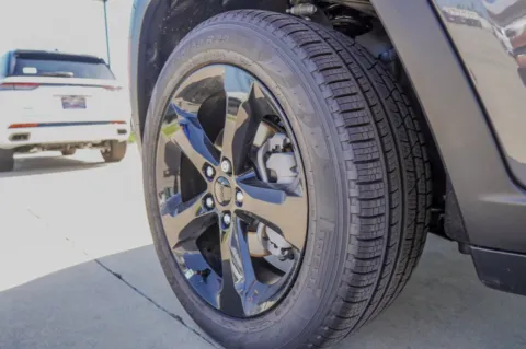 More photos of 2025 Jeep Grand Cherokee Limited at Champion Chrysler Dodge Jeep Ram, MS