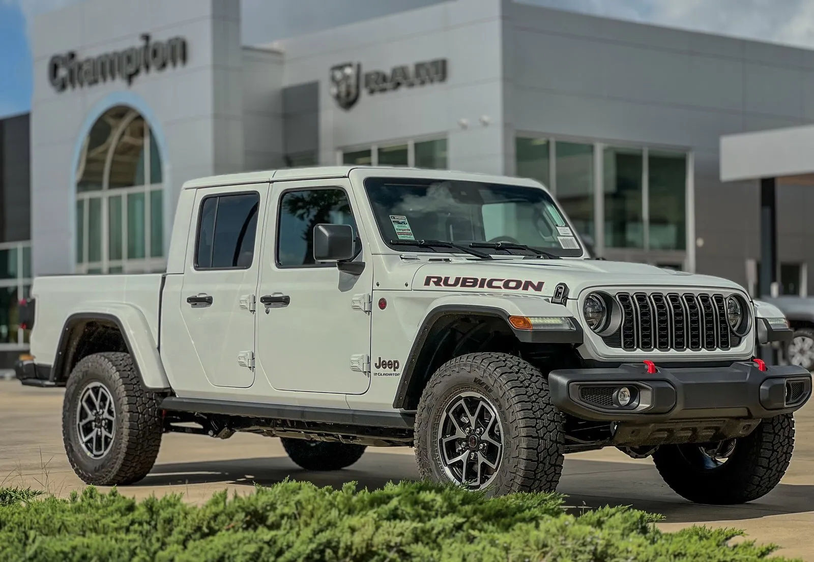 White 2025 Jeep Gladiator Rubicon for sale in Gulfport, MS