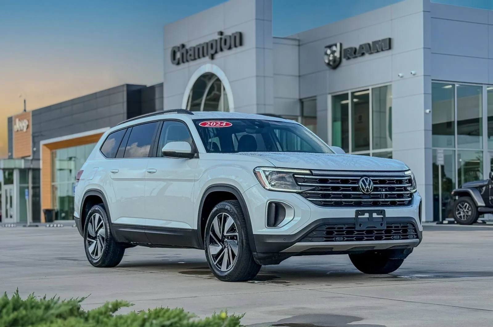 White 2024 Volkswagen Atlas 2.0T SE w/Technology for sale in Gulfport, MS