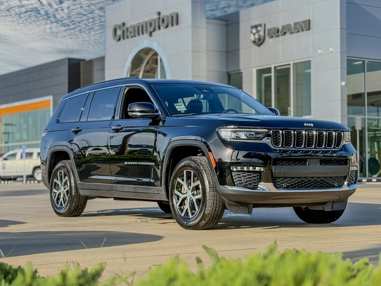 Black 2024 Jeep Grand Cherokee L Limited for sale in Gulfport, MS