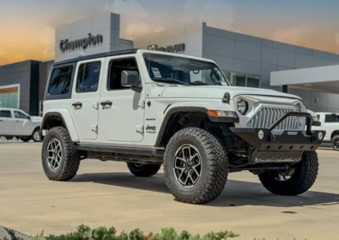 White 2019 Jeep Wrangler Unlimited Sahara for sale in Gulfport, MS