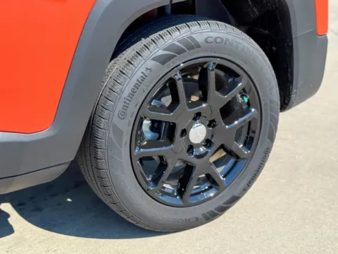 More photos of 2021 Jeep Renegade Latitude at Champion Chrysler Dodge Jeep Ram, MS