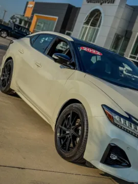 More photos of 2022 Nissan Maxima SR at Champion Chrysler Dodge Jeep Ram, MS