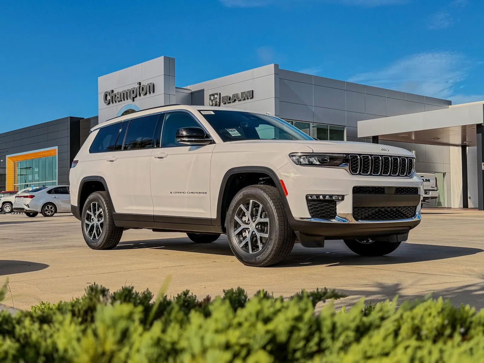 White 2025 Jeep Grand Cherokee L Limited for sale in Gulfport, MS