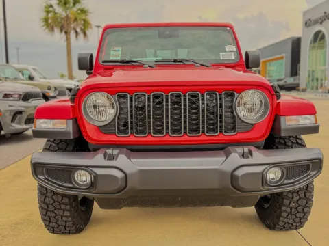 More photos of 2025 Jeep Gladiator High Tide at Champion Chrysler Dodge Jeep Ram, MS