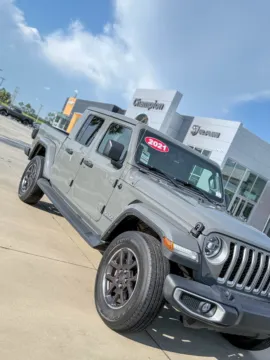 More photos of 2021 Jeep Gladiator Overland at Champion Chrysler Dodge Jeep Ram, MS