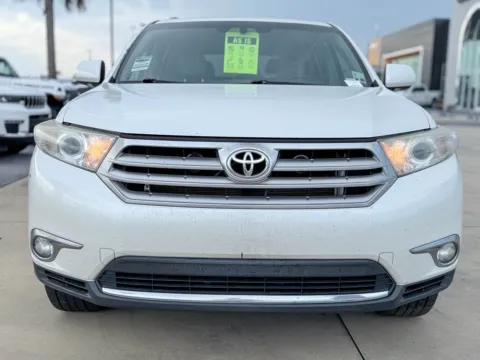 Another view of 2013 Toyota Highlander Limited for sale in Gulfport, MS at Champion Chrysler Dodge Jeep Ram