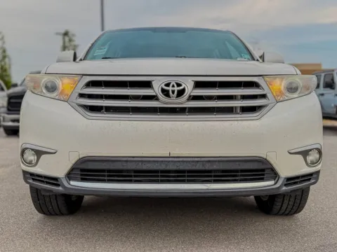 Another view of 2013 Toyota Highlander Limited for sale in Gulfport, MS at Champion Chrysler Dodge Jeep Ram