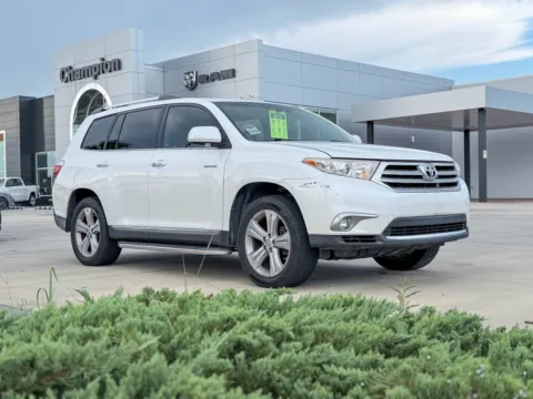 White 2013 Toyota Highlander Limited for sale in Gulfport, MS