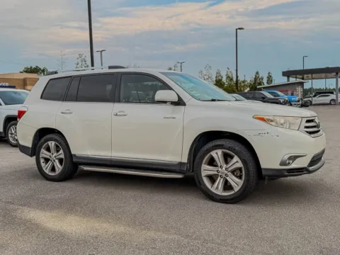 White 2013 Toyota Highlander Limited for sale in Gulfport, MS