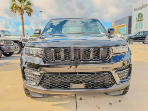 Another view of 2025 Jeep Grand Cherokee Altitude X for sale in Gulfport, MS at Champion Chrysler Dodge Jeep Ram