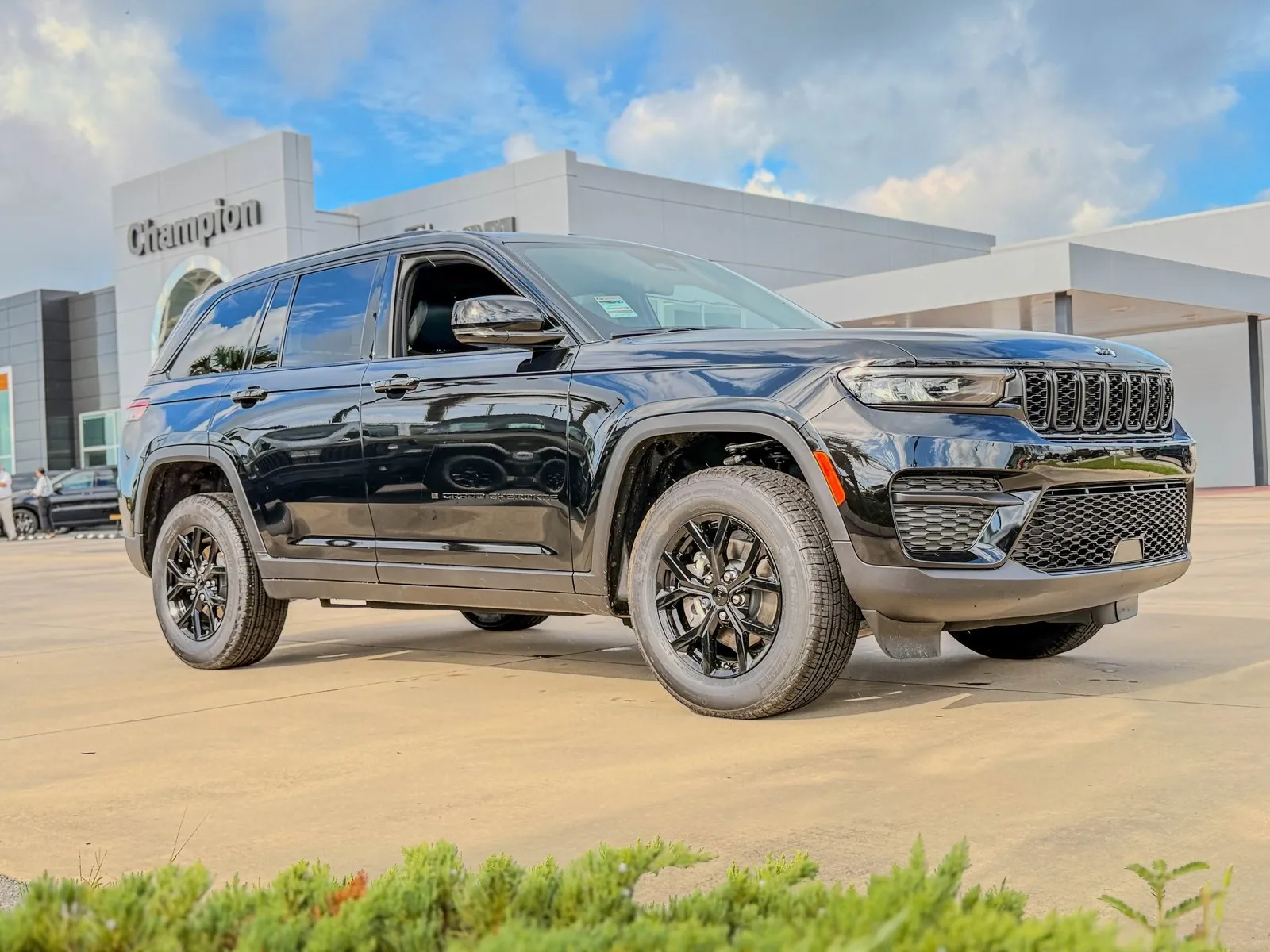 Black 2025 Jeep Grand Cherokee Altitude X for sale in Gulfport, MS