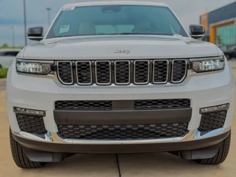 Another view of 2025 Jeep Grand Cherokee L Limited for sale in Gulfport, MS at Champion Chrysler Dodge Jeep Ram