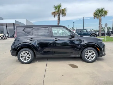 More photos of 2023 Kia Soul LX at Champion Chrysler Dodge Jeep Ram, MS