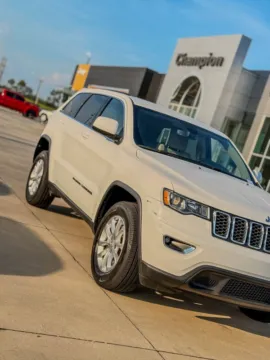 More photos of 2022 Jeep Grand Cherokee WK Laredo E at Champion Chrysler Dodge Jeep Ram, MS