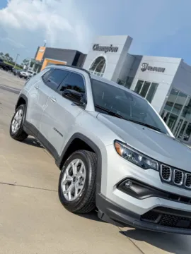 More photos of 2025 Jeep Compass Latitude at Champion Chrysler Dodge Jeep Ram, MS