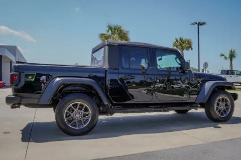 More photos of 2023 Jeep Gladiator Sport at Champion Chrysler Dodge Jeep Ram, MS