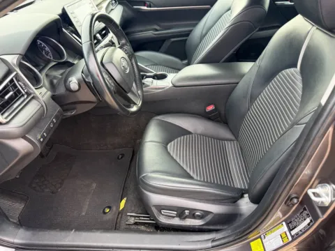 More photos of 2022 Toyota Camry SE at Champion Chrysler Dodge Jeep Ram, MS