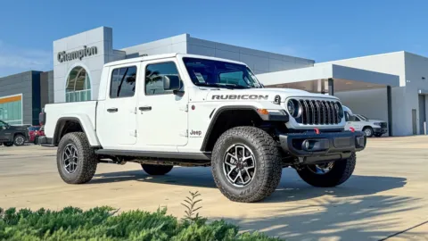White 2025 Jeep Gladiator Rubicon X for sale in Gulfport, MS