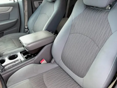 More photos of 2017 Chevrolet Traverse LT at Champion Chrysler Dodge Jeep Ram, MS