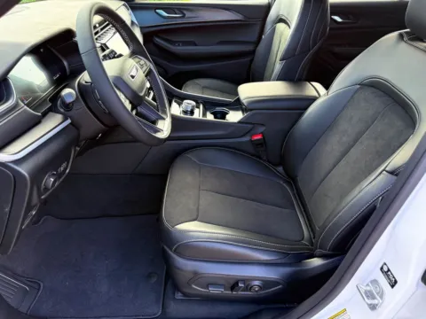 Another view of 2025 Jeep Grand Cherokee Altitude X for sale in Gulfport, MS at Champion Chrysler Dodge Jeep Ram