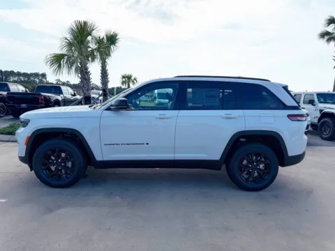 More photos of 2025 Jeep Grand Cherokee Altitude X at Champion Chrysler Dodge Jeep Ram, MS