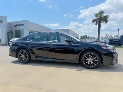 Black 2022 Toyota Camry SE for sale in Gulfport, MS