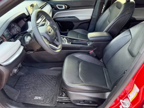 More photos of 2023 Jeep Compass Limited at Champion Chrysler Dodge Jeep Ram, MS