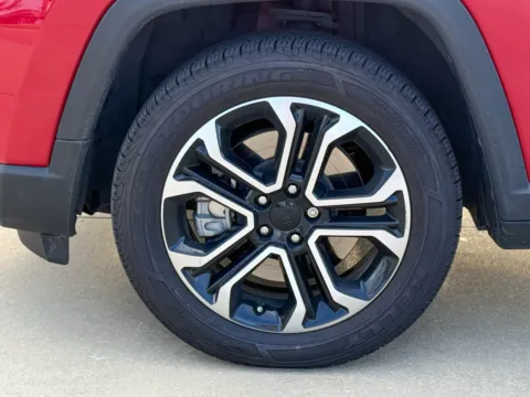 More photos of 2023 Jeep Compass Limited at Champion Chrysler Dodge Jeep Ram, MS