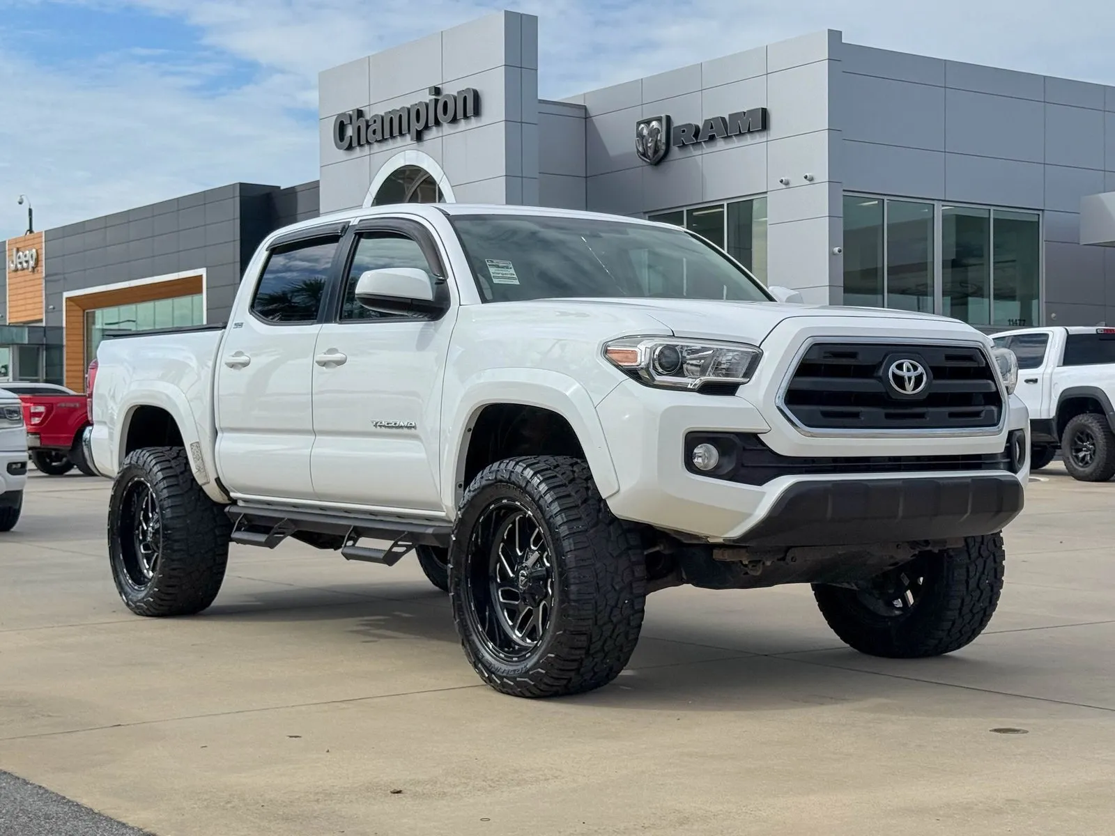 2017 Toyota Tacoma SR5 for sale in Gulfport, MS