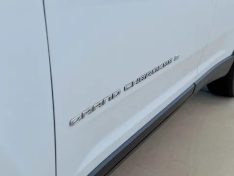 Another view of 2025 Jeep Grand Cherokee Limited for sale in Gulfport, MS at Champion Chrysler Dodge Jeep Ram