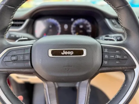 Photos of 2022 Jeep Grand Cherokee Limited for sale in Gulfport, MS at Champion Chrysler Dodge Jeep Ram