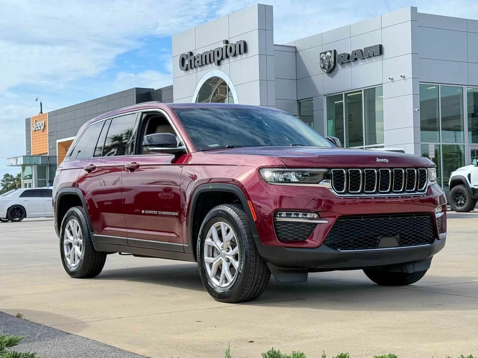 Red 2022 Jeep Grand Cherokee Limited for sale in Gulfport, MS