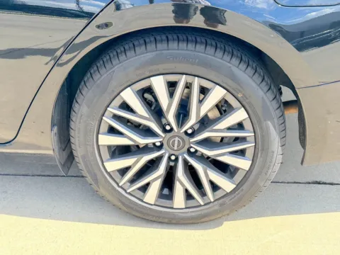 More photos of 2024 Nissan Altima 2.5 SV at Champion Chrysler Dodge Jeep Ram, MS