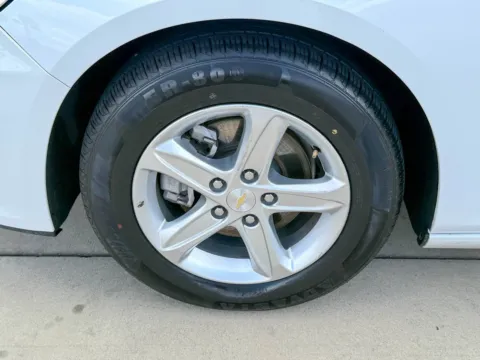 More photos of 2024 Chevrolet Malibu LT at Champion Chrysler Dodge Jeep Ram, MS