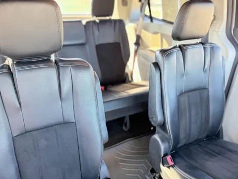 More photos of 2019 Dodge Grand Caravan SXT at Champion Chrysler Dodge Jeep Ram, MS