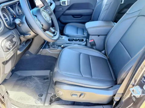 More photos of 2025 Jeep Gladiator High Tide at Champion Chrysler Dodge Jeep Ram, MS