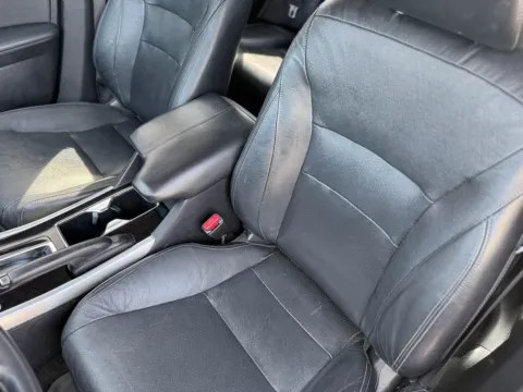 More photos of 2017 Honda Accord Sedan EX-L V6 at Champion Chrysler Dodge Jeep Ram, MS