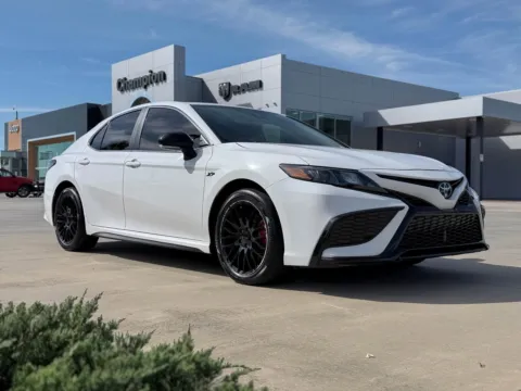 White 2024 Toyota Camry SE for sale in Gulfport, MS