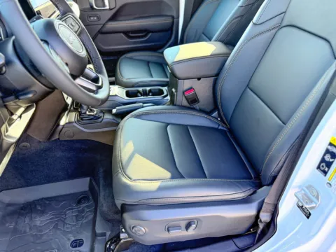 More photos of 2025 Jeep Gladiator High Tide at Champion Chrysler Dodge Jeep Ram, MS