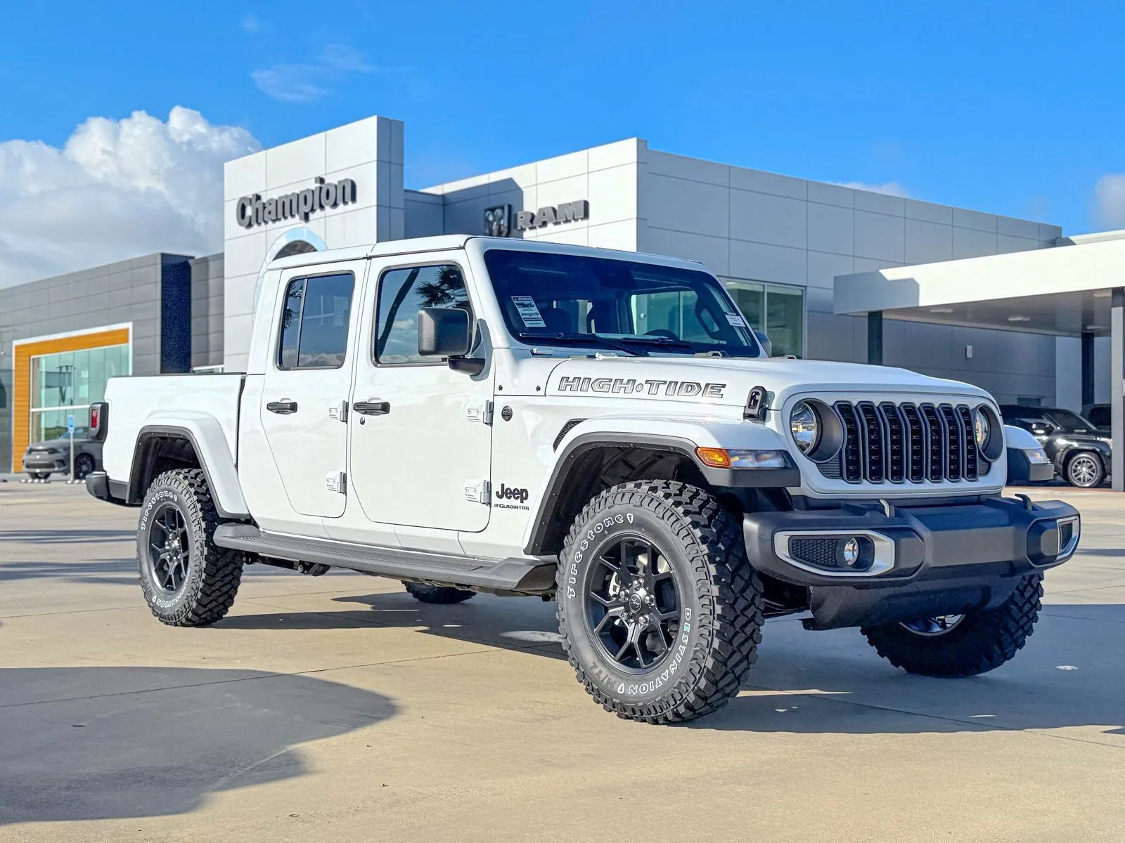 White 2025 Jeep Gladiator High Tide for sale in Gulfport, MS