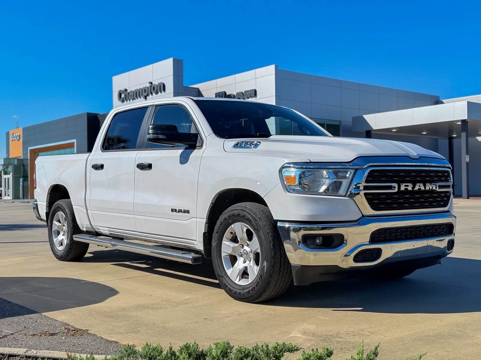 White 2023 Ram 1500 Big Horn for sale in Gulfport, MS