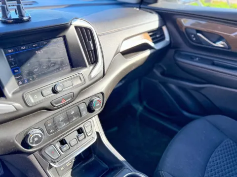 More photos of 2020 GMC Terrain SLE at Champion Chrysler Dodge Jeep Ram, MS