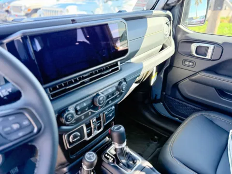 More photos of 2025 Jeep Gladiator High Tide at Champion Chrysler Dodge Jeep Ram, MS