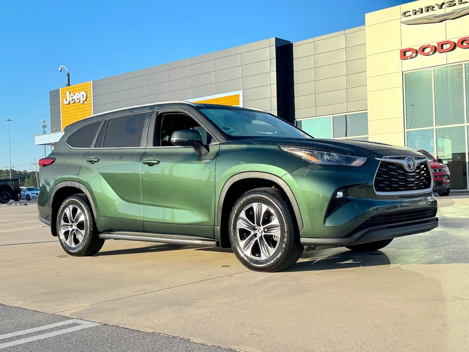 Green 2023 Toyota Highlander L for sale in Gulfport, MS